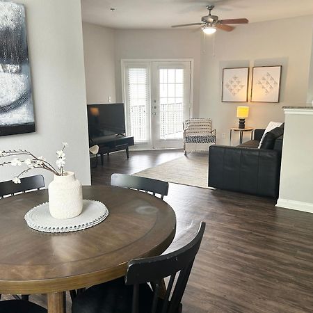 Hidden Gem At Med Center 2Br & 2Ba Apartment Houston Esterno foto