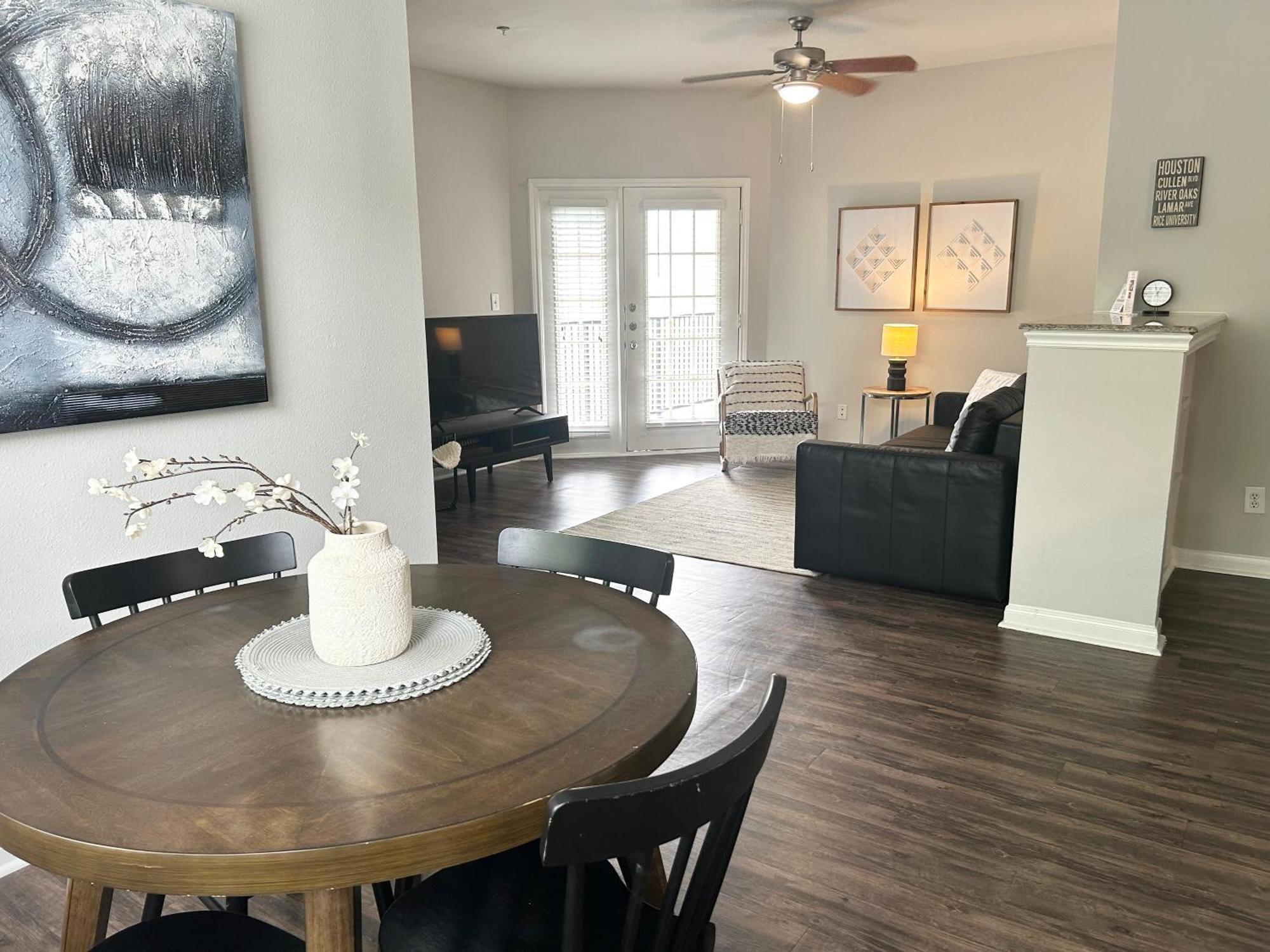 Hidden Gem At Med Center 2Br & 2Ba Apartment Houston Esterno foto