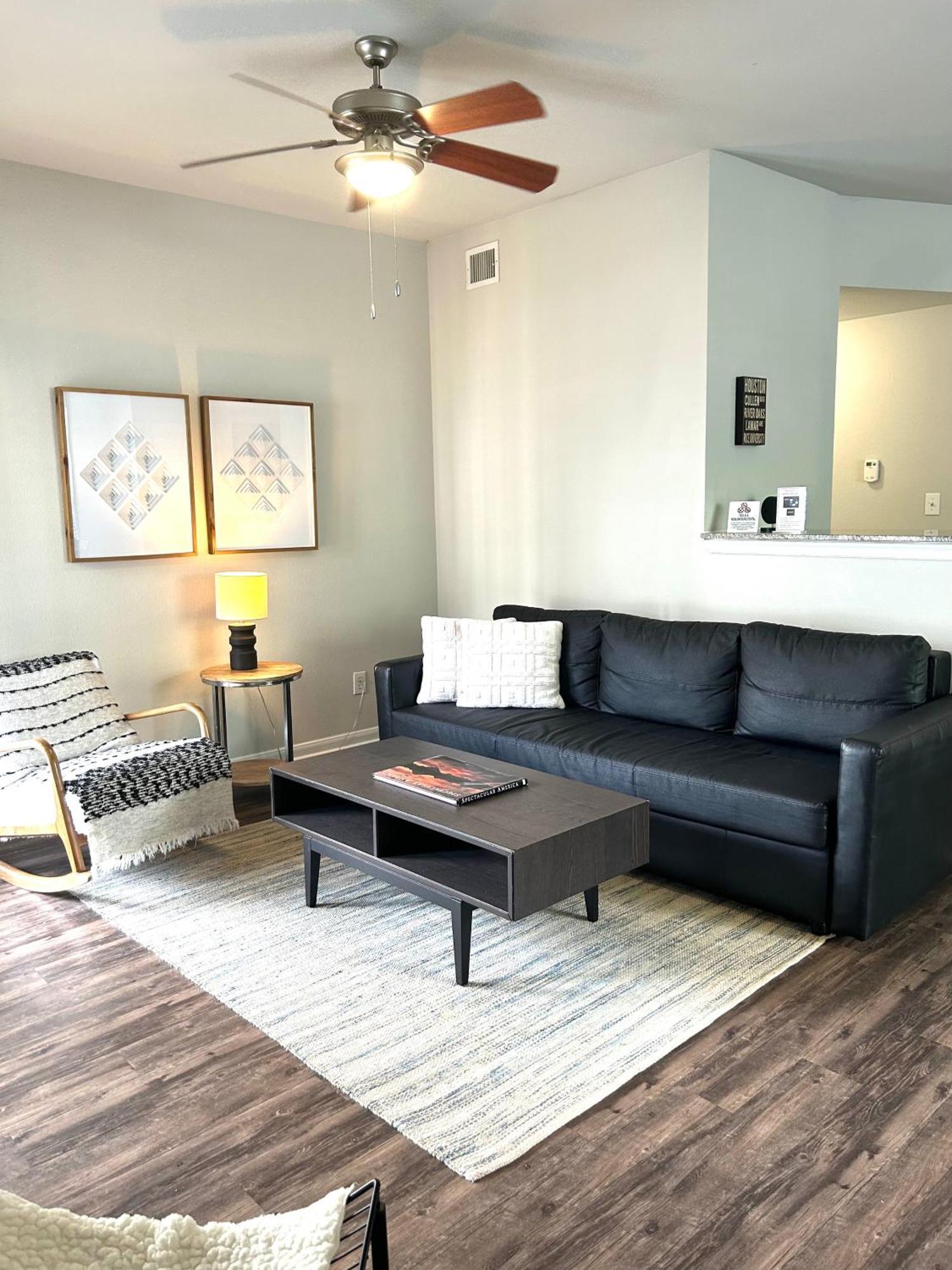 Hidden Gem At Med Center 2Br & 2Ba Apartment Houston Esterno foto